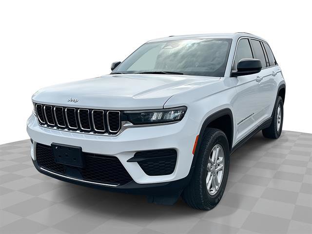 Used 2023 Jeep Grand Cherokee Laredo w/ Luxury Tech Group I AWD/4WD image 24