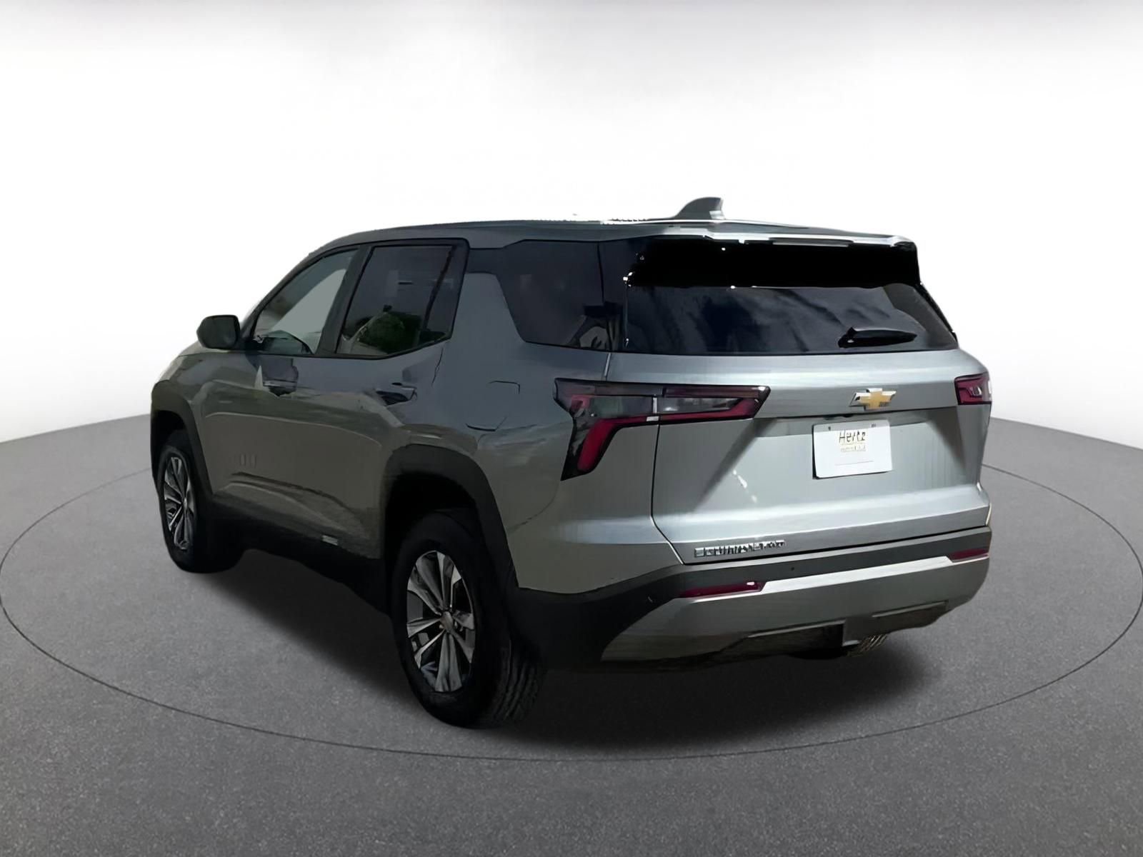 Used 2025 Chevrolet Equinox LT image 11