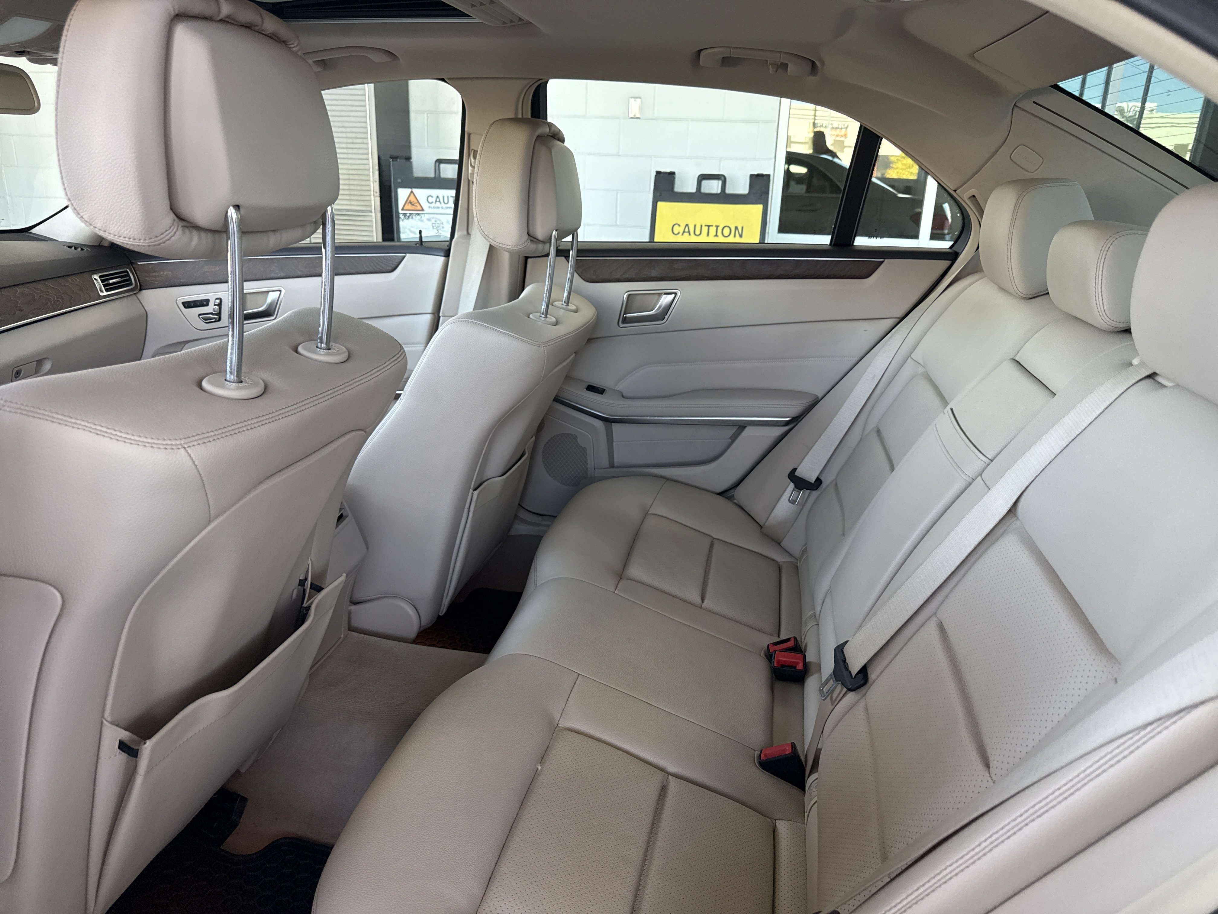 Used 2014 Mercedes-Benz E 350 Sedan image 4