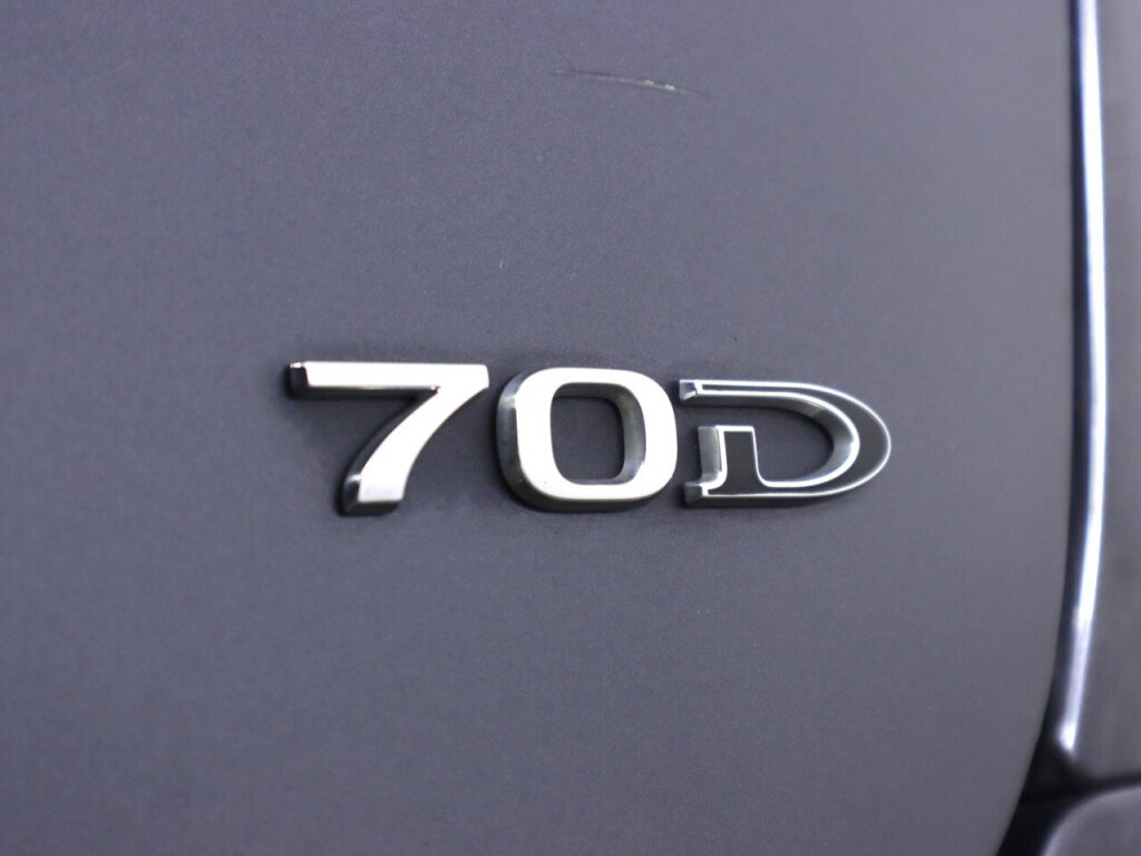 Used 2015 Tesla Model S 70D AWD/4WD image 38