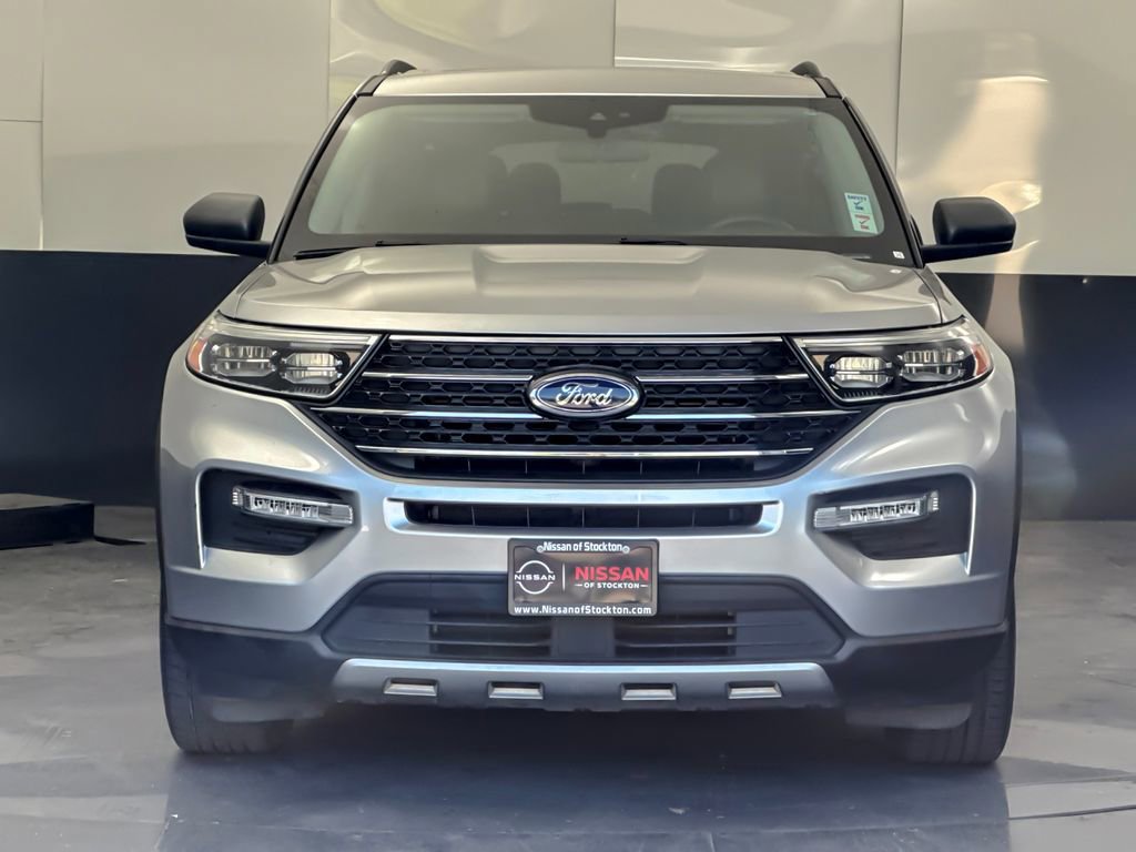Used 2021 Ford Explorer XLT w/ Equipment Group 202A AWD/4WD image 8
