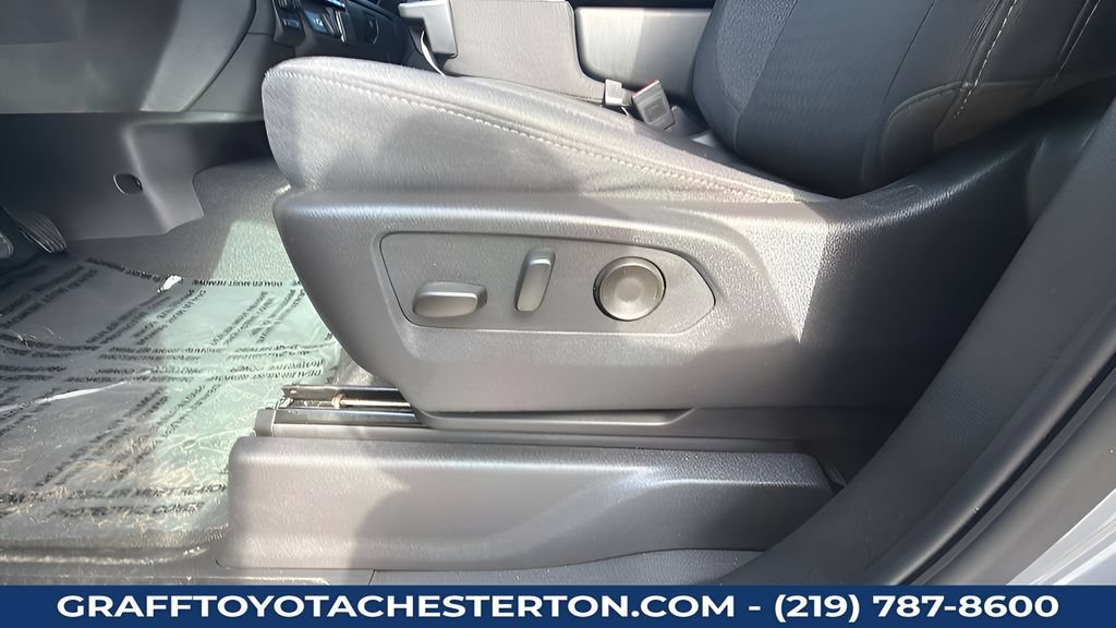 Used 2025 Chevrolet Silverado 1500 Custom Trail Boss w/ Dark Appearance Package AWD/4WD image 15