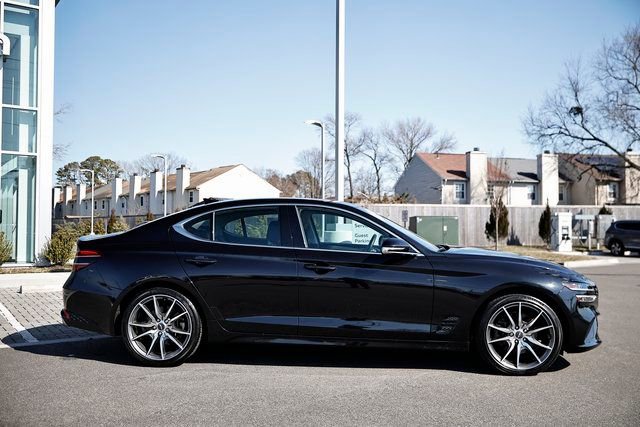Used 2023 Genesis G70 2.0T image 4