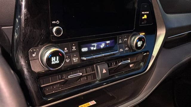 Used 2023 Toyota Highlander XLE w/ Protection Package #3 (TMS) image 18