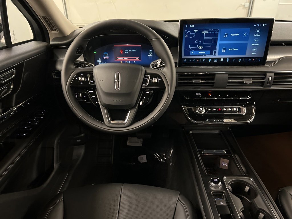 Used 2026 Lincoln Corsair Premiere image 8