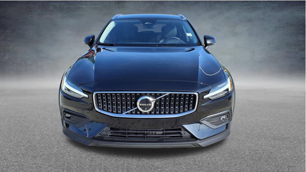 Used 2025 Volvo V60 B5 Cross Country Plus AWD/4WD image 8