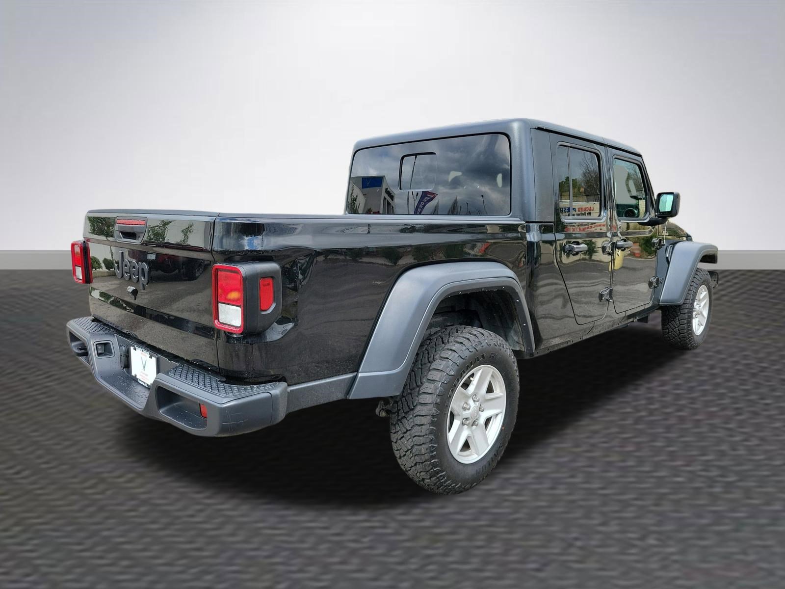 Used 2023 Jeep Gladiator Sport image 5
