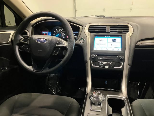 Used 2018 Ford Fusion SE w/ Fusion SE Technology Package FWD image 45
