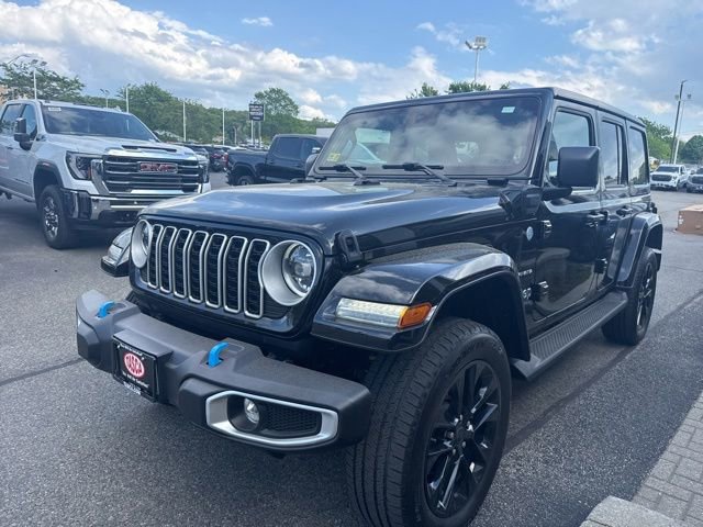 Used 2024 Jeep Wrangler Unlimited Sahara w/ Dual Top Group AWD/4WD image 4