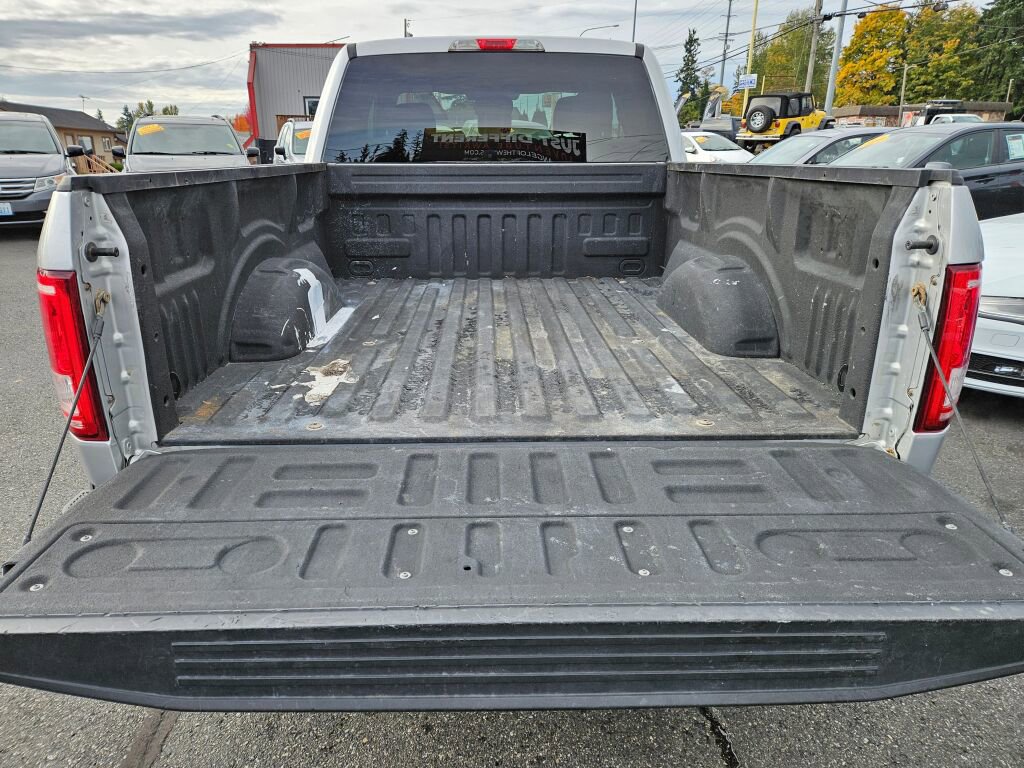 Used 2015 Ford F150 XLT image 9