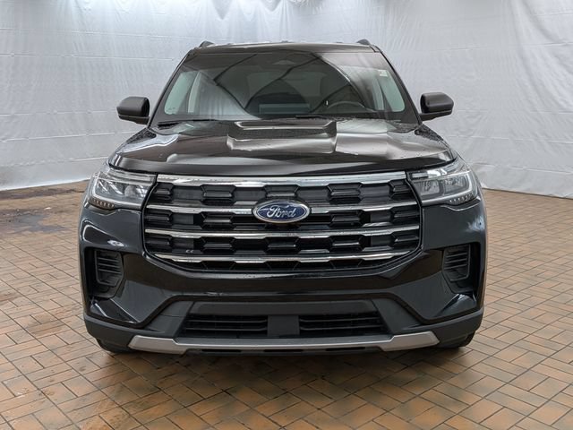 Certified 2025 Ford Explorer Active AWD/4WD image 2
