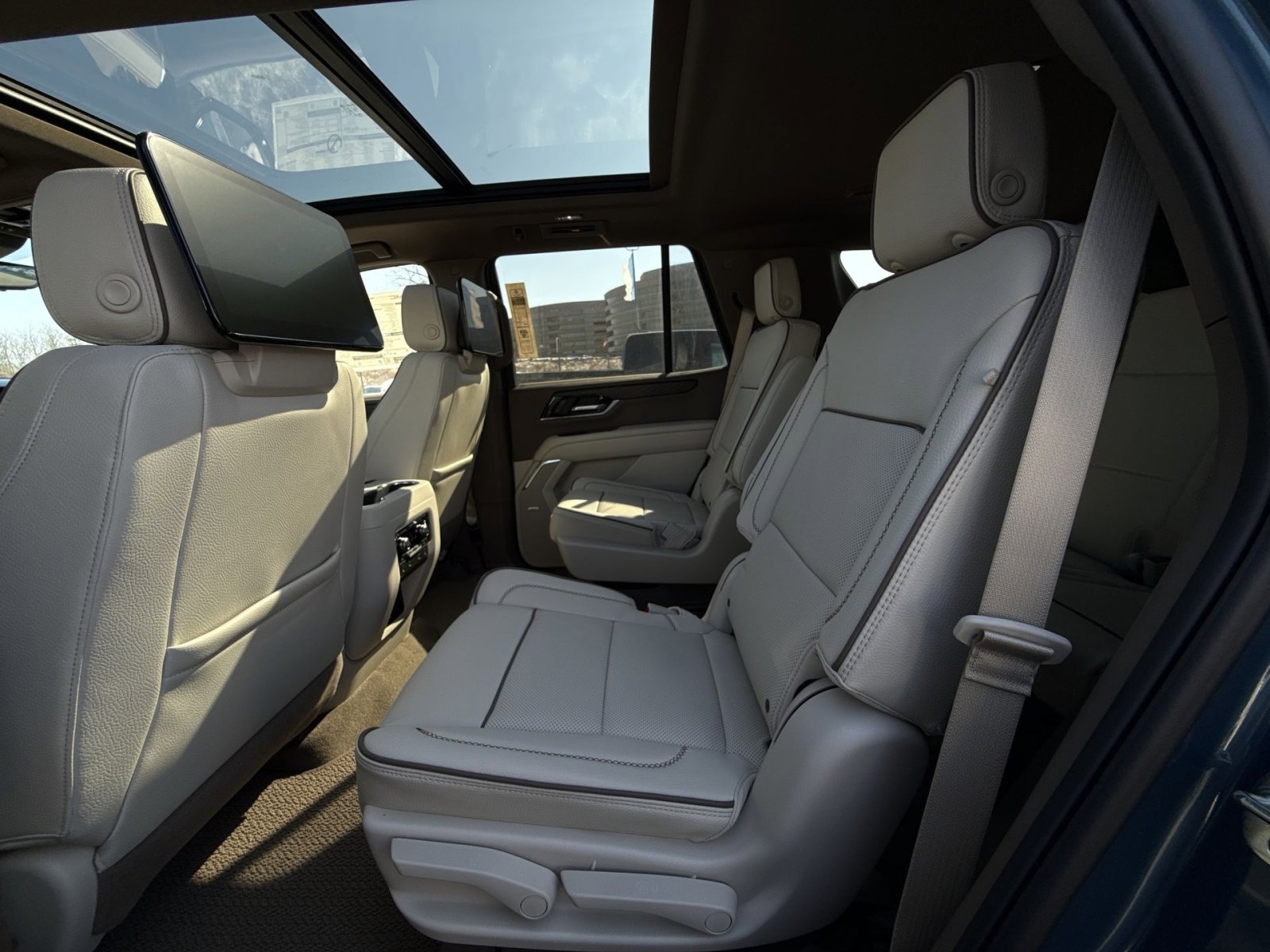 New 2026 GMC Yukon Denali w/ Denali Reserve Package image 25