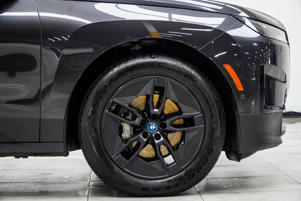 Used 2024 BMW iX xDrive50 w/ Convenience Package AWD/4WD image 10