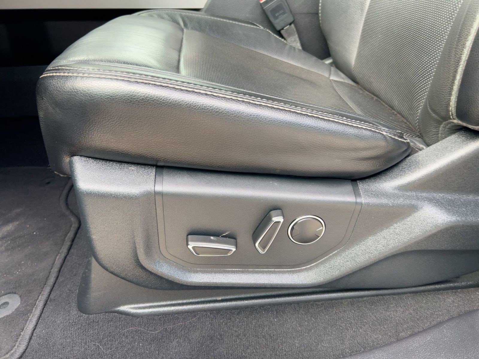 Used 2019 Ford F450 Lariat w/ Lariat Value Package image 13