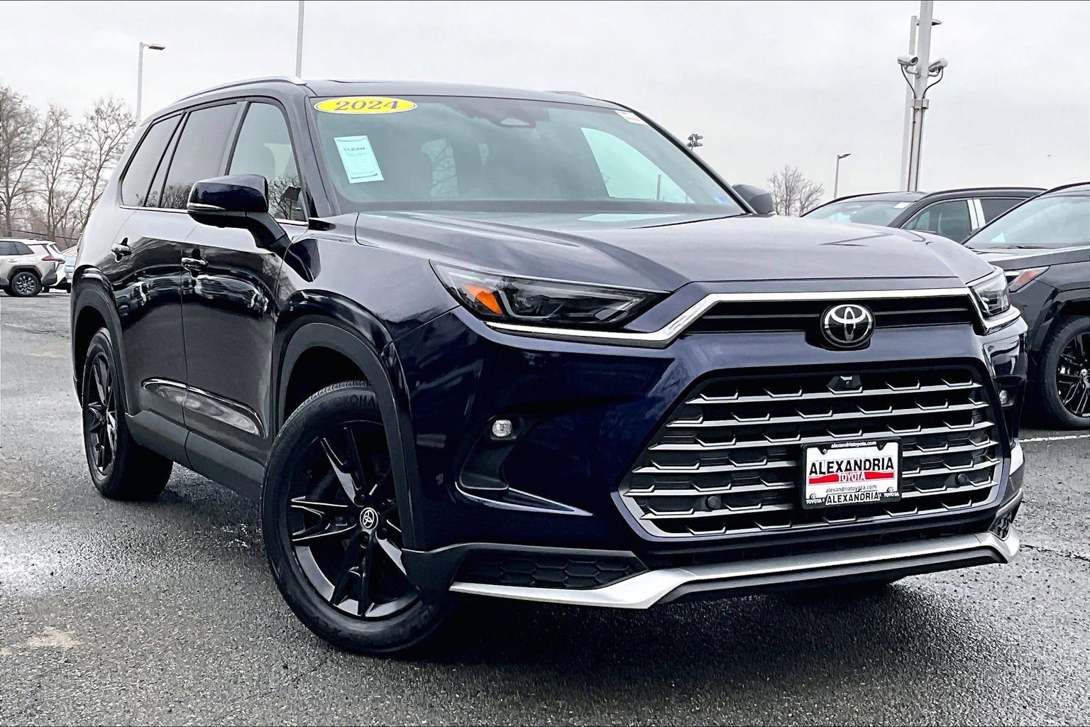 Used 2024 Toyota Grand Highlander AWD Hybrid image 2