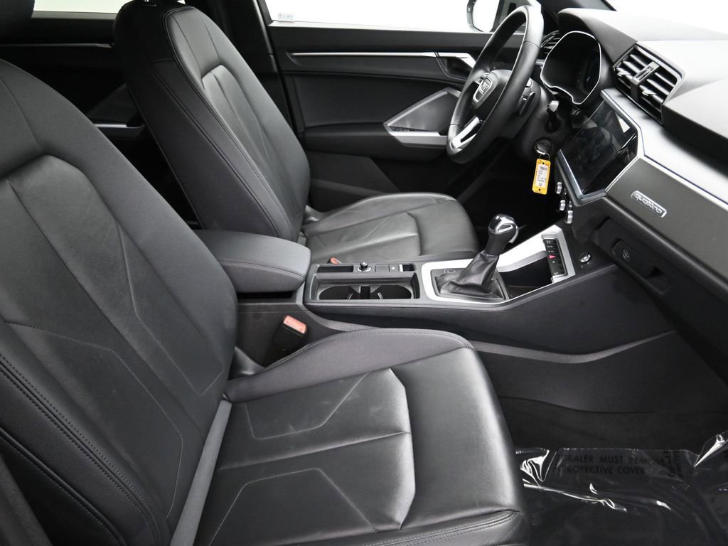 Used 2025 Audi Q3 2.0T Premium image 10