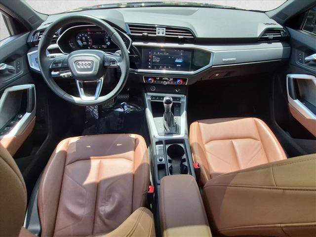 Used 2022 Audi Q3 2.0T Premium Plus w/ Premium Plus Package AWD/4WD image 18