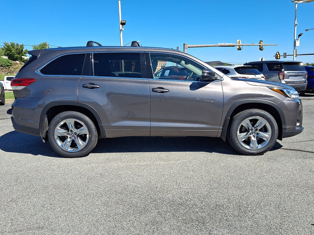 Used 2018 Toyota Highlander Limited AWD/4WD image 7