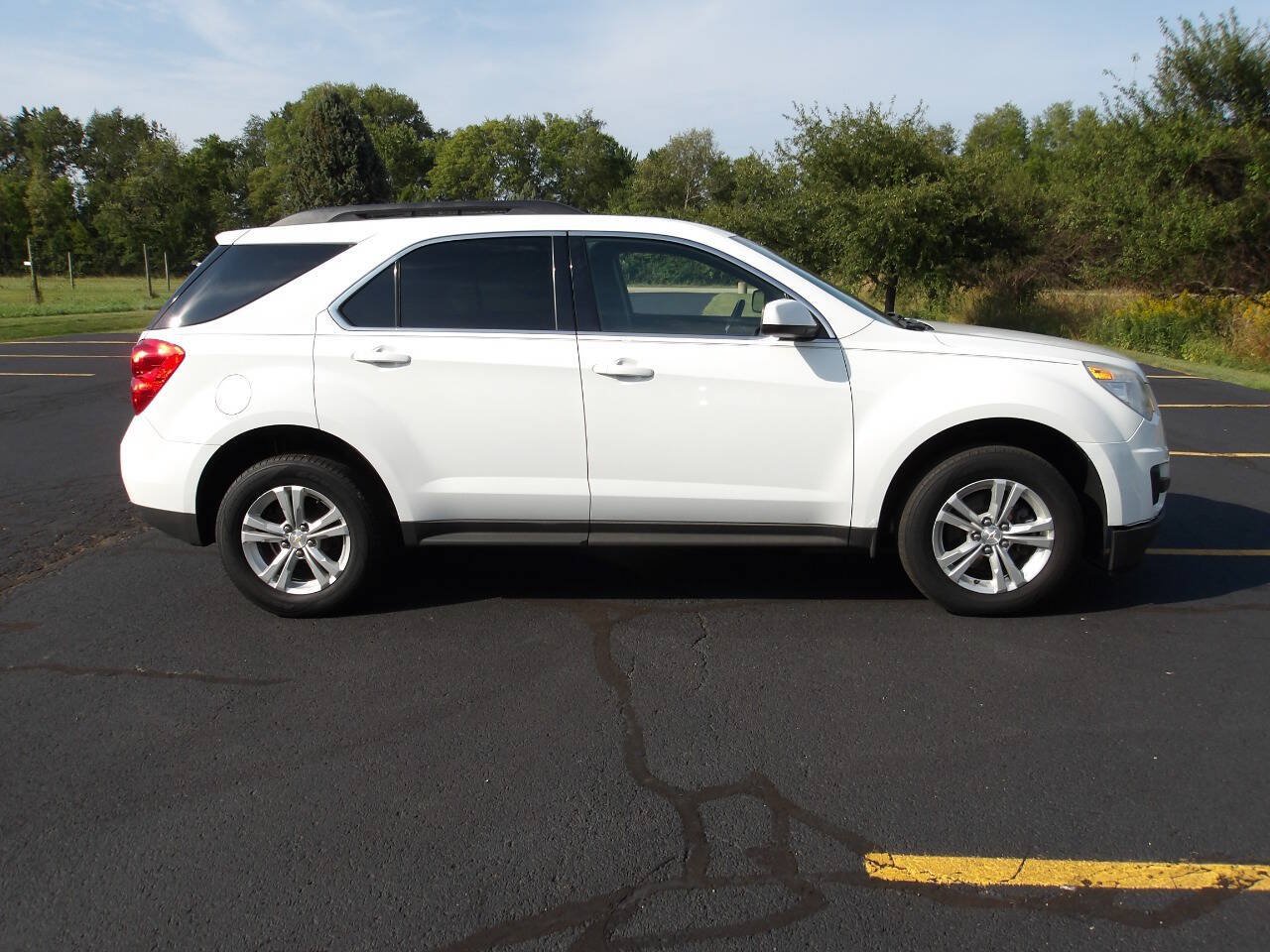 Used 2015 Chevrolet Equinox LT w/ Driver Convenience Package FWD image 2
