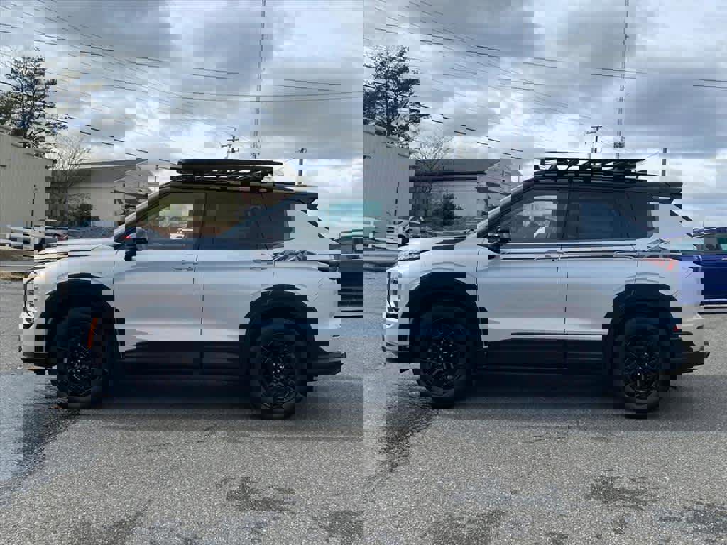 New 2026 Mitsubishi Outlander Trail Edition image 2