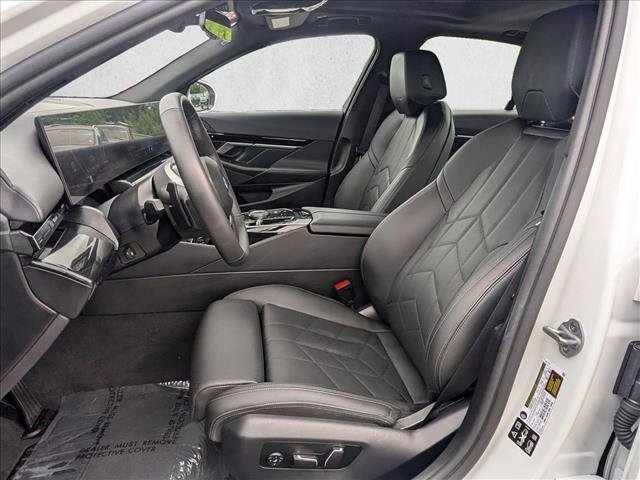 Used 2025 BMW 530i xDrive AWD/4WD image 16