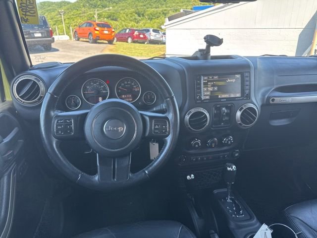 Used 2016 Jeep Wrangler Unlimited Sahara AWD/4WD image 13