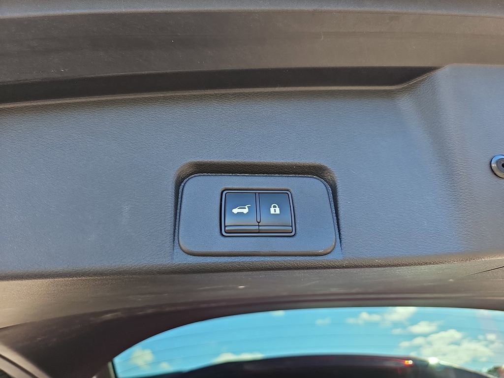 Used 2021 Nissan Rogue SL image 17