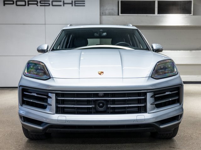 Used 2025 Porsche Cayenne image 11