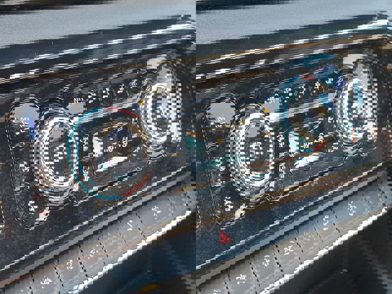 Used 2025 GMC Sierra 1500 AT4 w/ Technology Package image 25