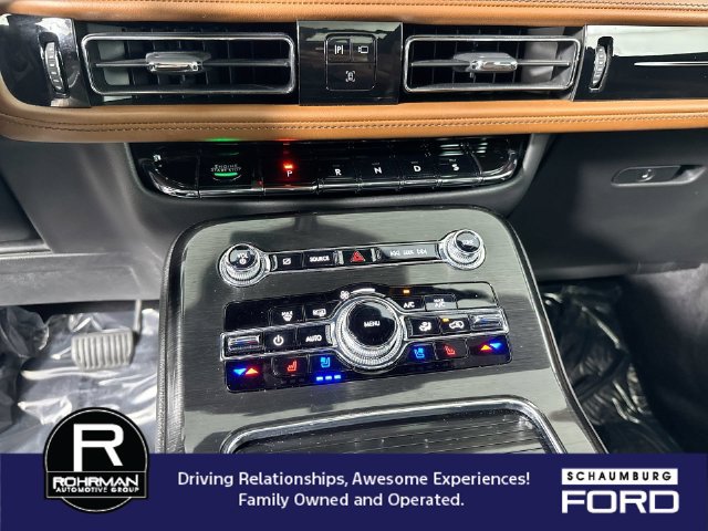 Used 2023 Lincoln Nautilus Reserve AWD/4WD image 9