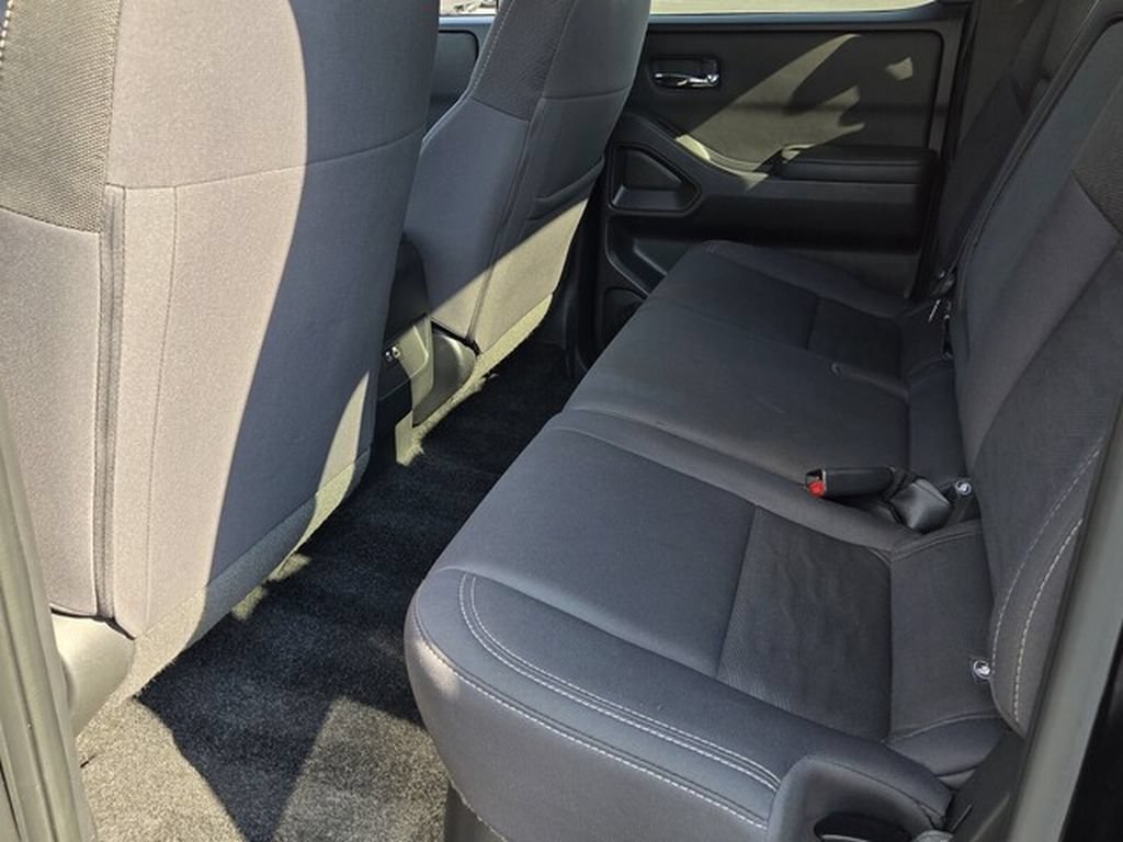 Used 2023 Nissan Frontier SV w/ Technology Package RWD image 10