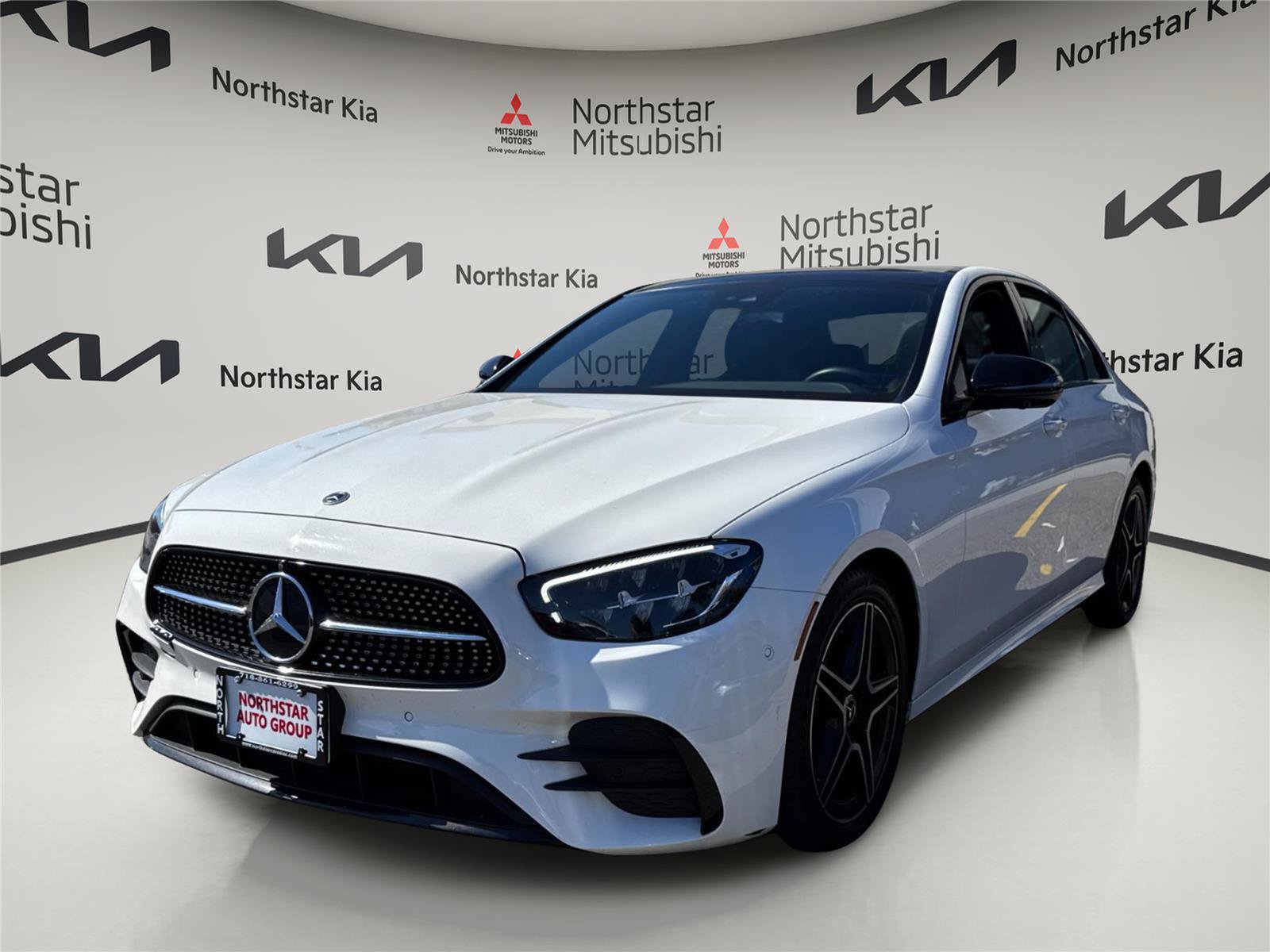 Used 2022 Mercedes-Benz E 350 4MATIC Sedan w/ AMG Line Exterior image 1