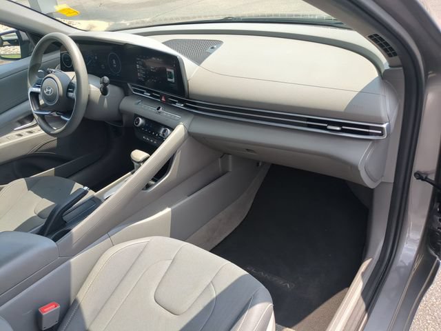 Used 2024 Hyundai Elantra SEL FWD image 35