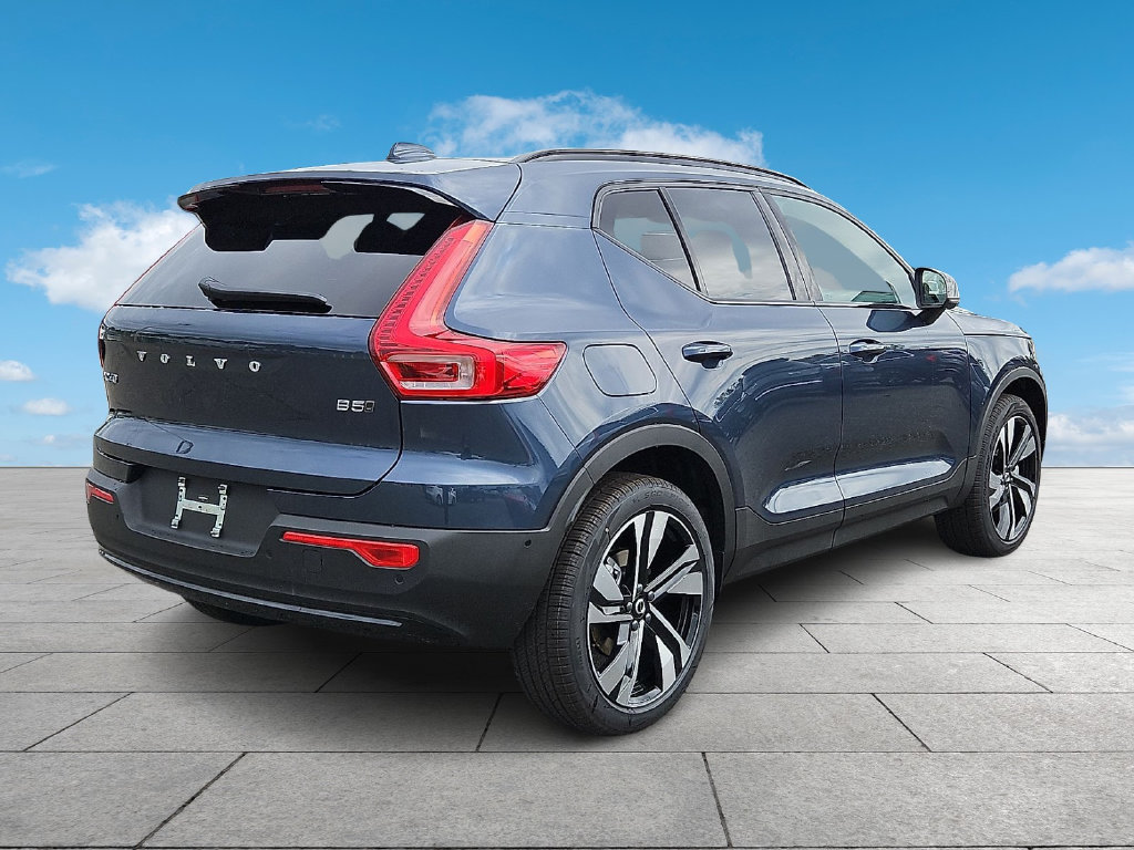 New 2026 Volvo XC40 B5 Ultra w/ Protection Package Premier AWD/4WD image 7