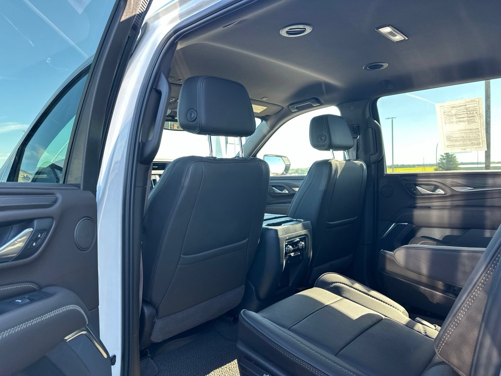 Used 2024 GMC Yukon XL Denali AWD/4WD image 27