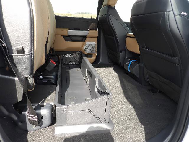 New 2025 Ford F250 Lariat w/ Chrome Package image 34