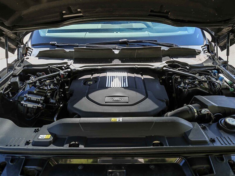 Used 2019 Land Rover Range Rover Sport SE AWD/4WD image 30