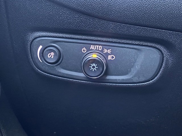 Used 2018 Chevrolet Equinox LT image 23