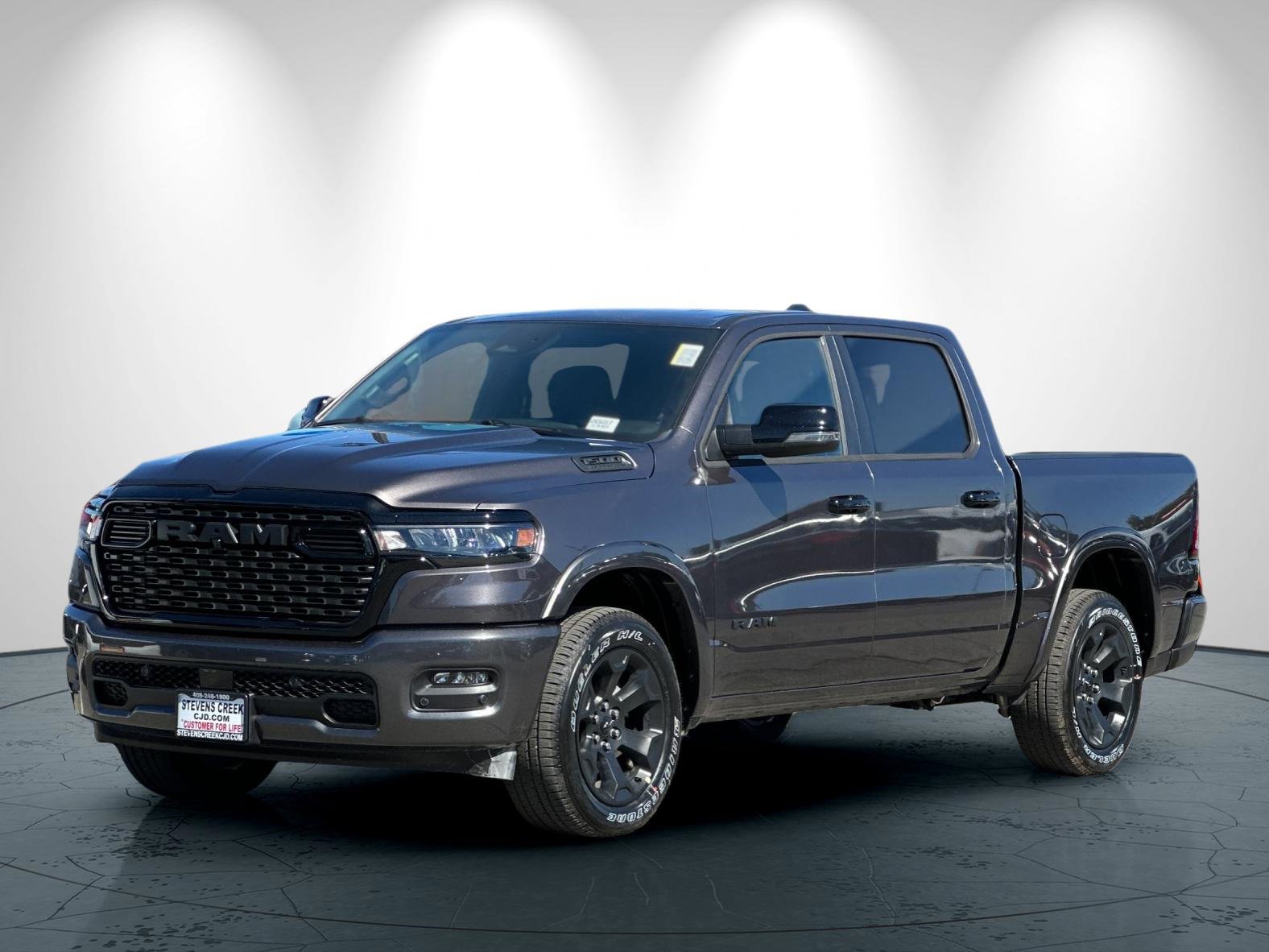 New 2026 RAM 1500 4x4 Crew Cab image 8