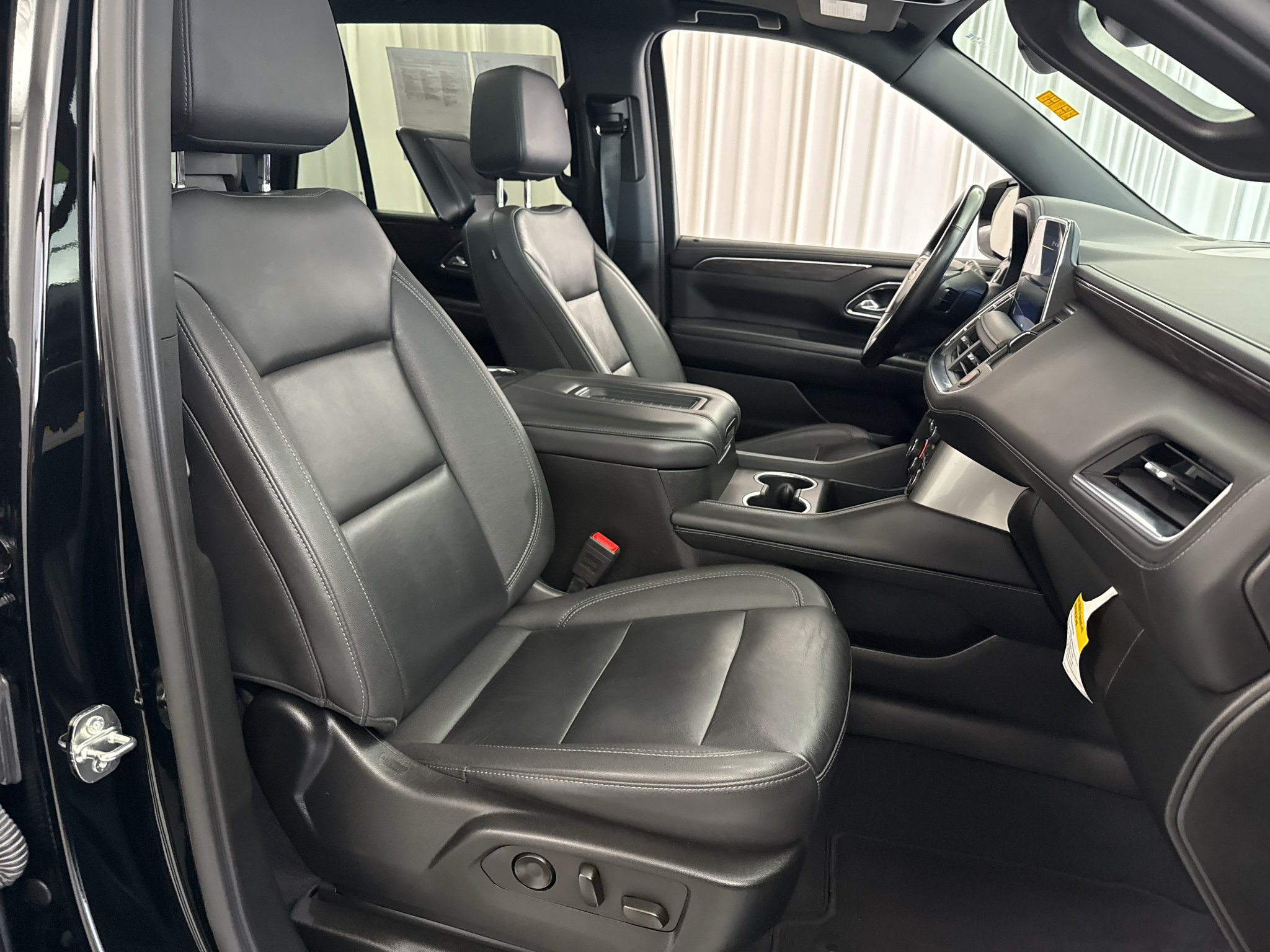 Used 2024 Chevrolet Tahoe LT w/ LT Signature Plus Package AWD/4WD image 30