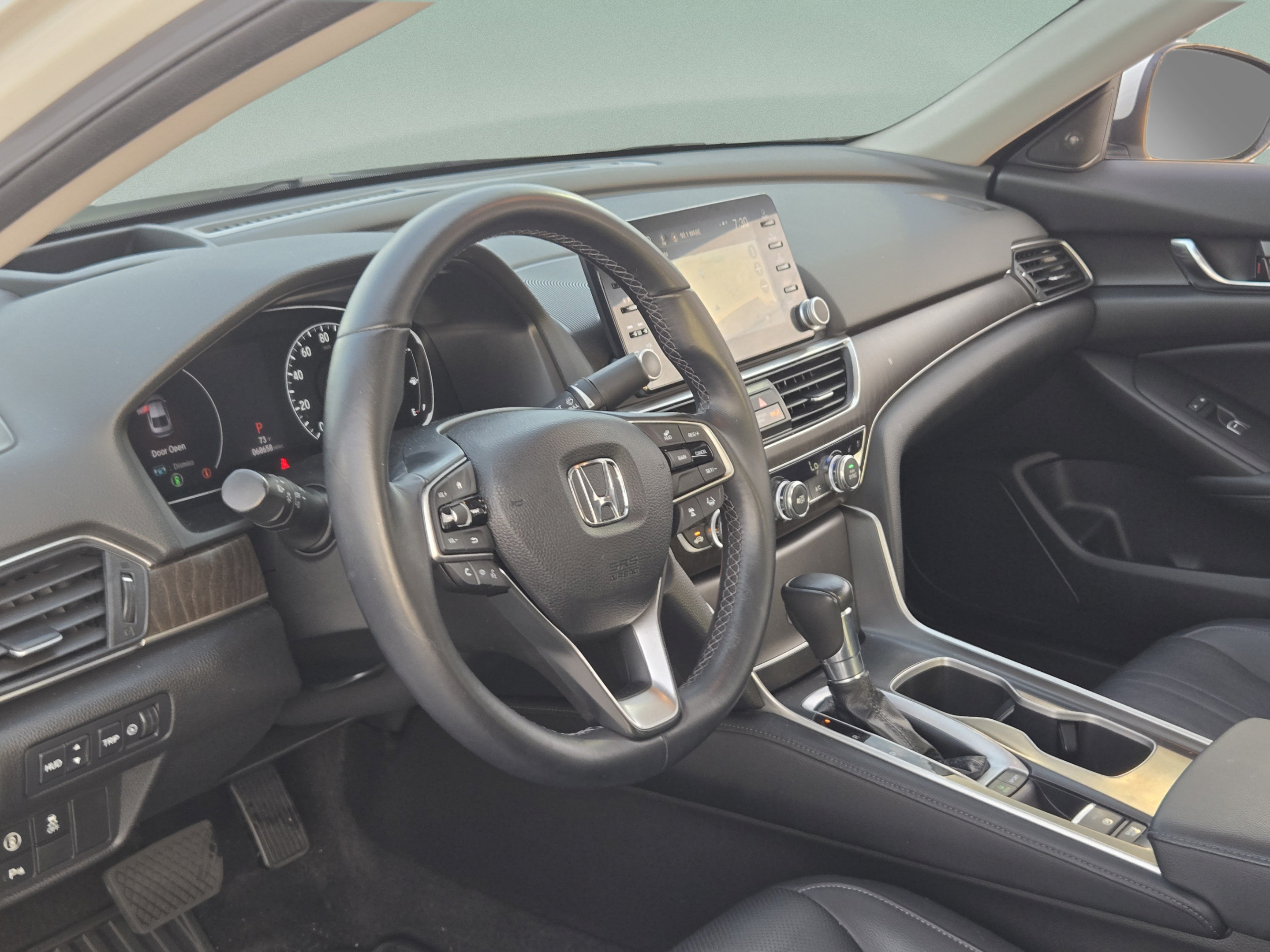 Used 2018 Honda Accord Touring image 10