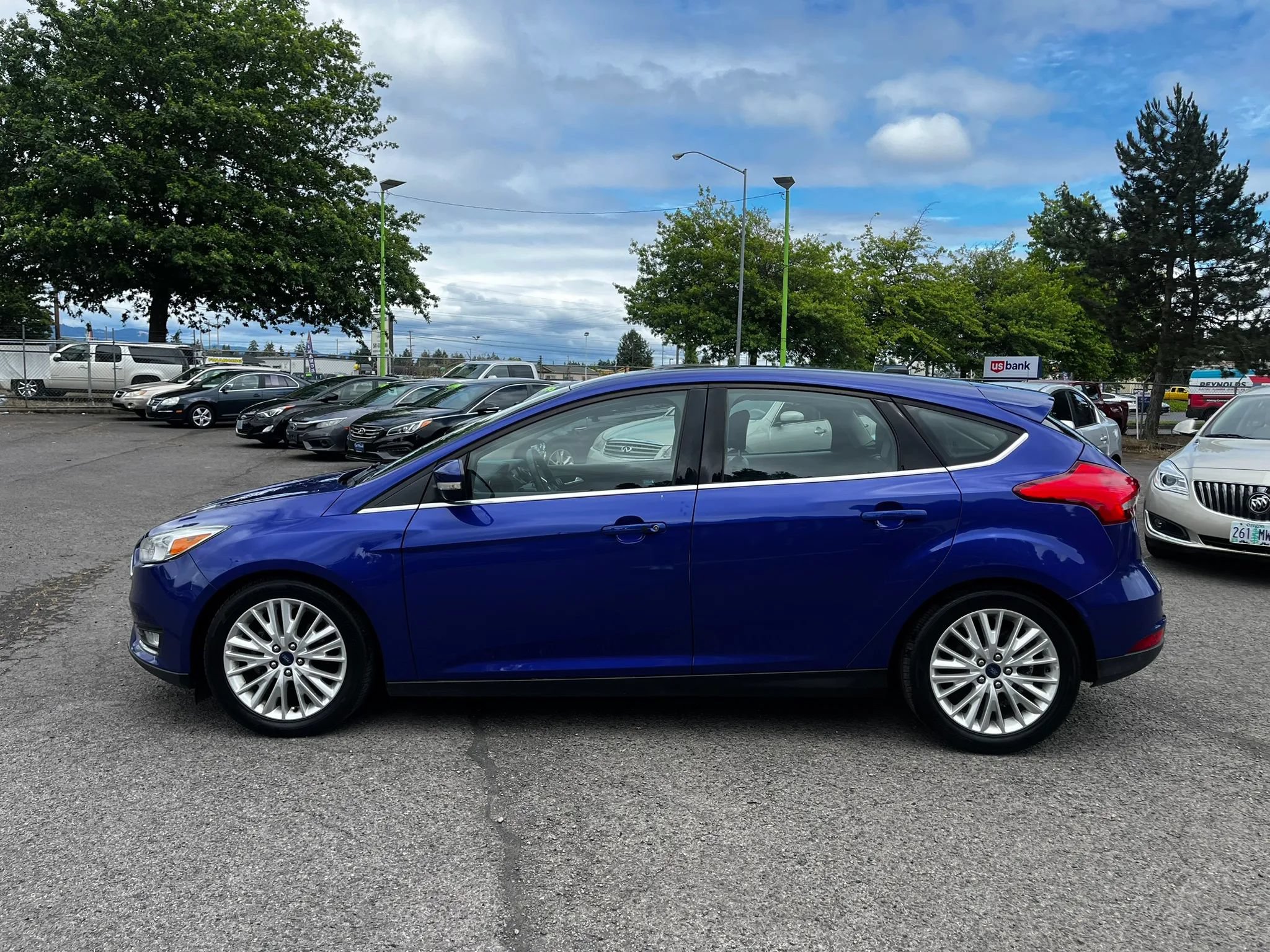 Used 2015 Ford Focus Titanium w/ Titanium Cold Weather Package FWD image 6
