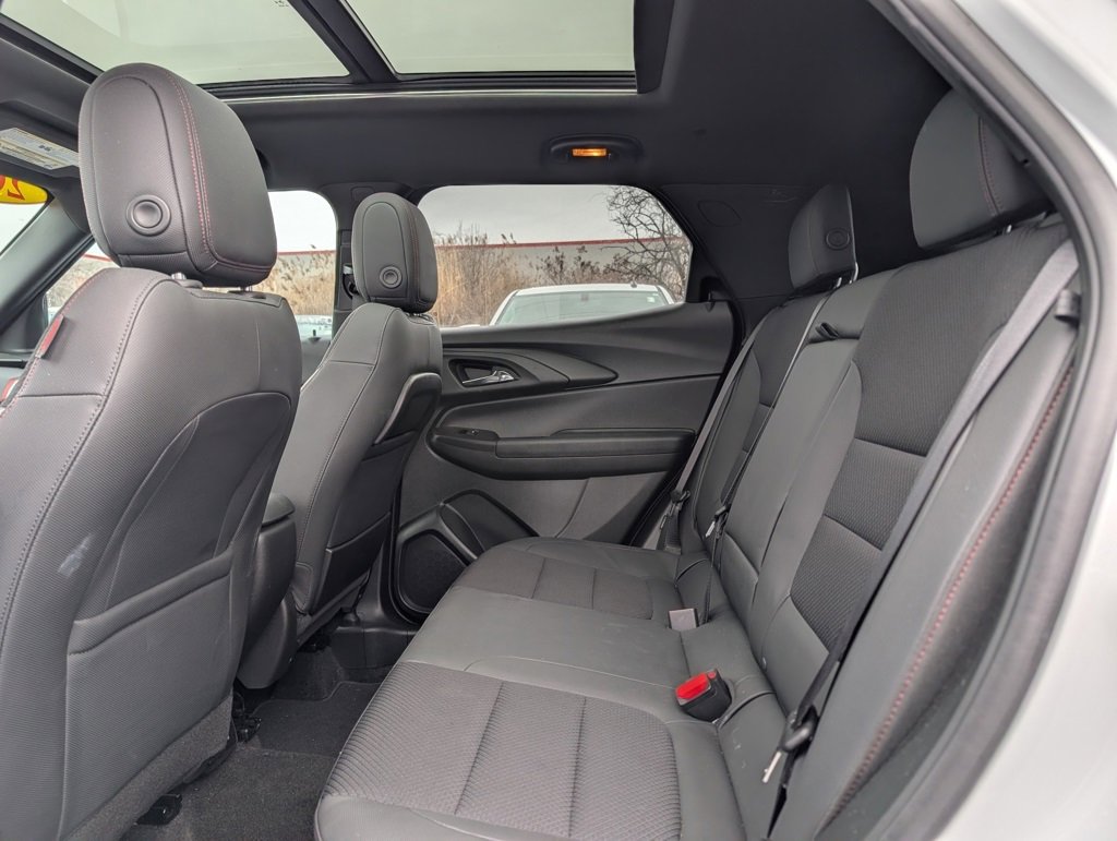 Used 2021 Chevrolet TrailBlazer RS w/ Sun and Liftgate Package image 9