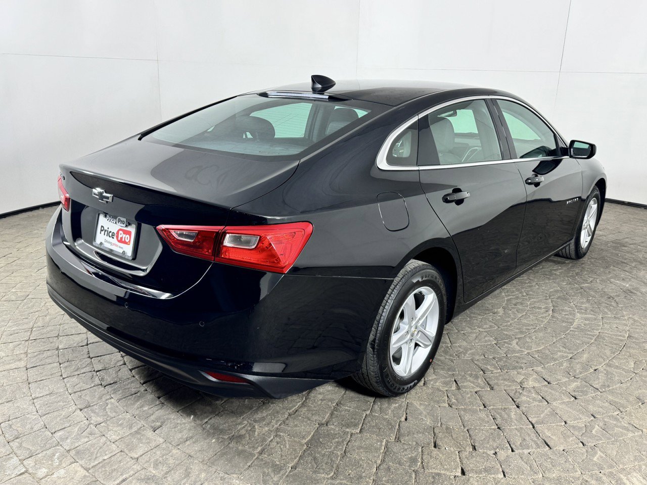 Used 2025 Chevrolet Malibu LS image 8