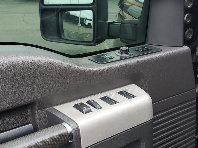 Used 2015 Ford F350 Lariat image 19