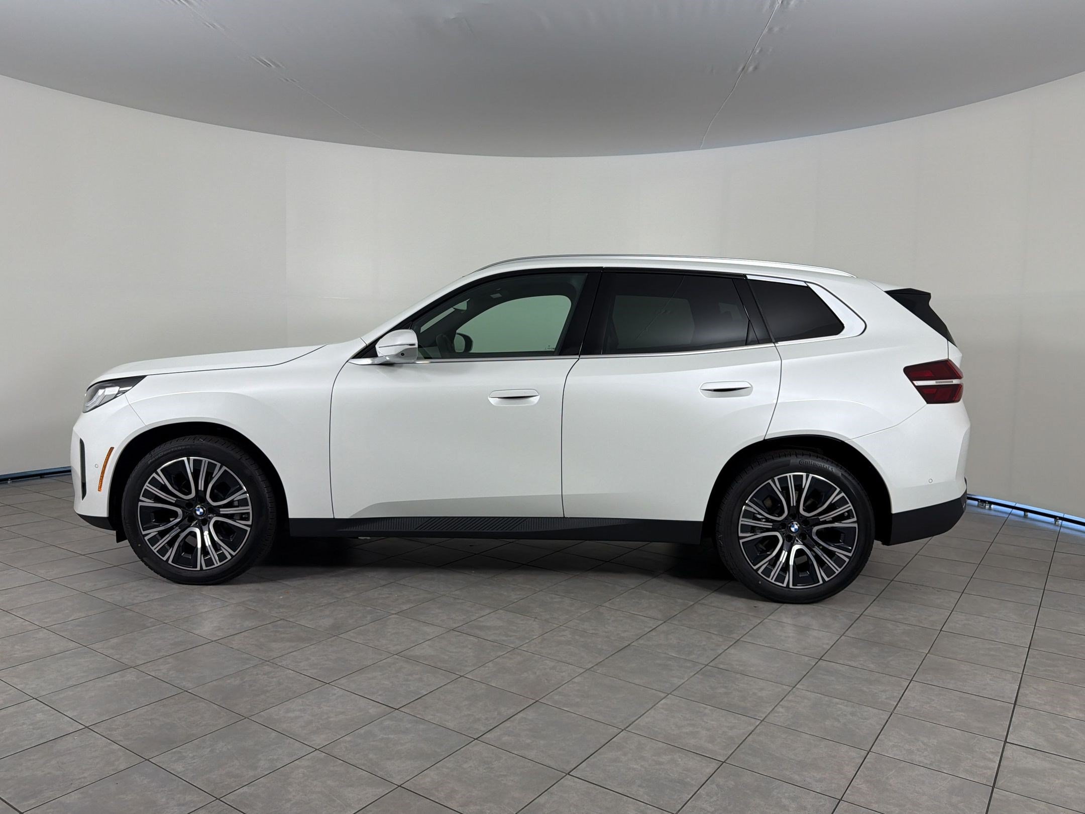 New 2026 BMW X3 xDrive30i w/ Premium Package AWD/4WD image 2