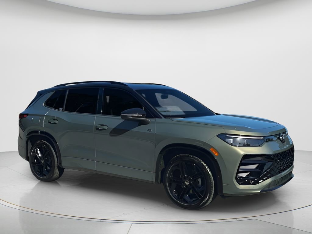 New 2026 Volkswagen Tiguan SE R-Line image 2