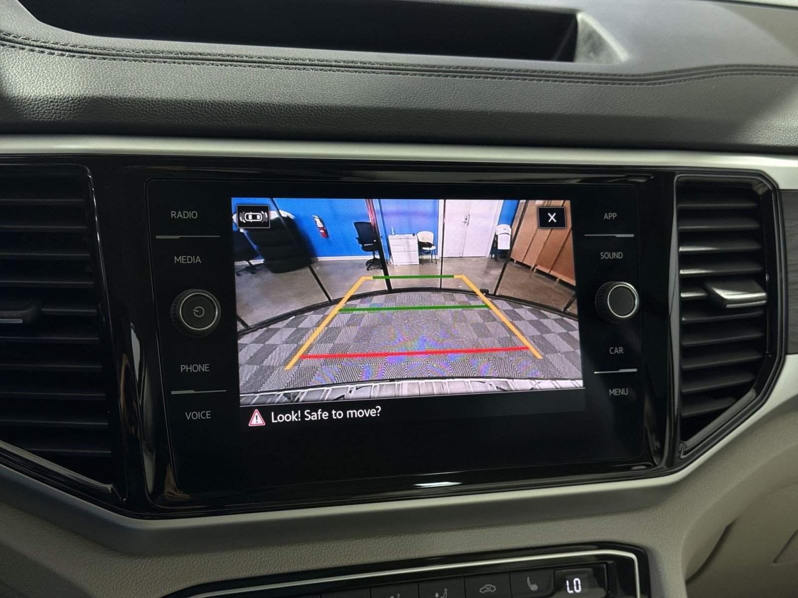 Used 2023 Volkswagen Atlas SE w/ Panoramic Sunroof Package AWD/4WD image 33