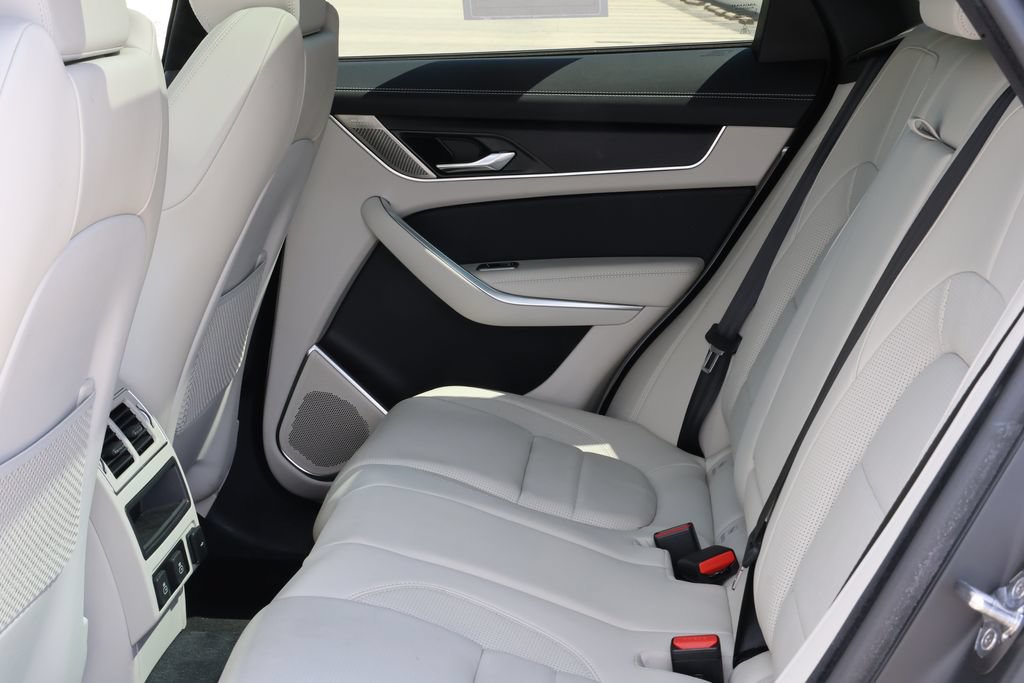 Certified 2026 Jaguar F-PACE R-Dynamic S AWD/4WD image 30