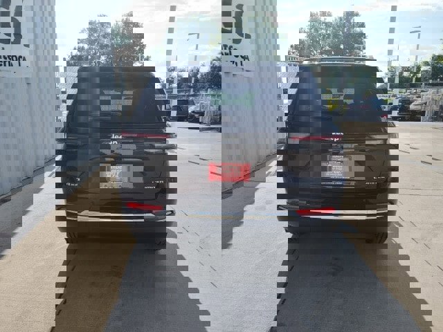 New 2025 Jeep Grand Cherokee Limited w/ Luxury Tech Group II image 23